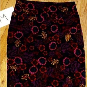 LuLaRoe NWT M Cassie Skirt